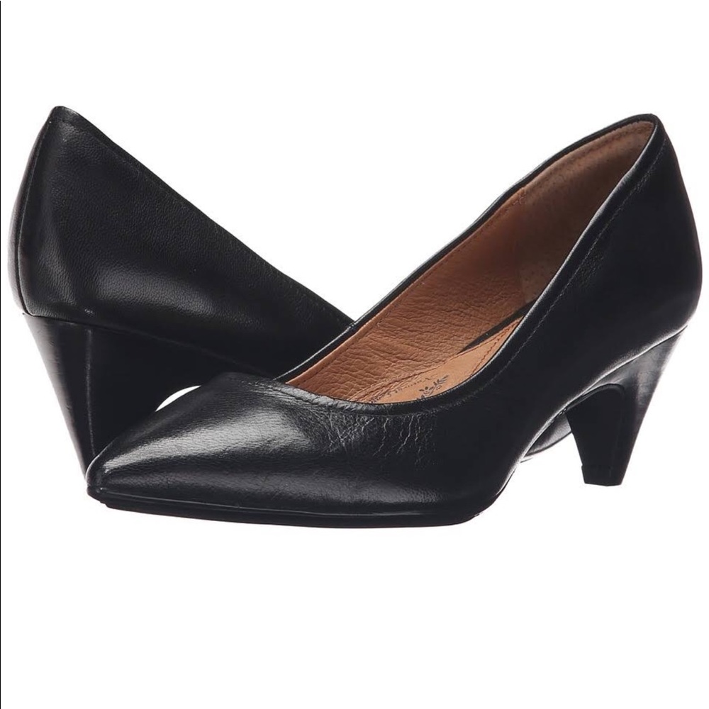 Soft Altessa Black Leather shoe Sz. 10